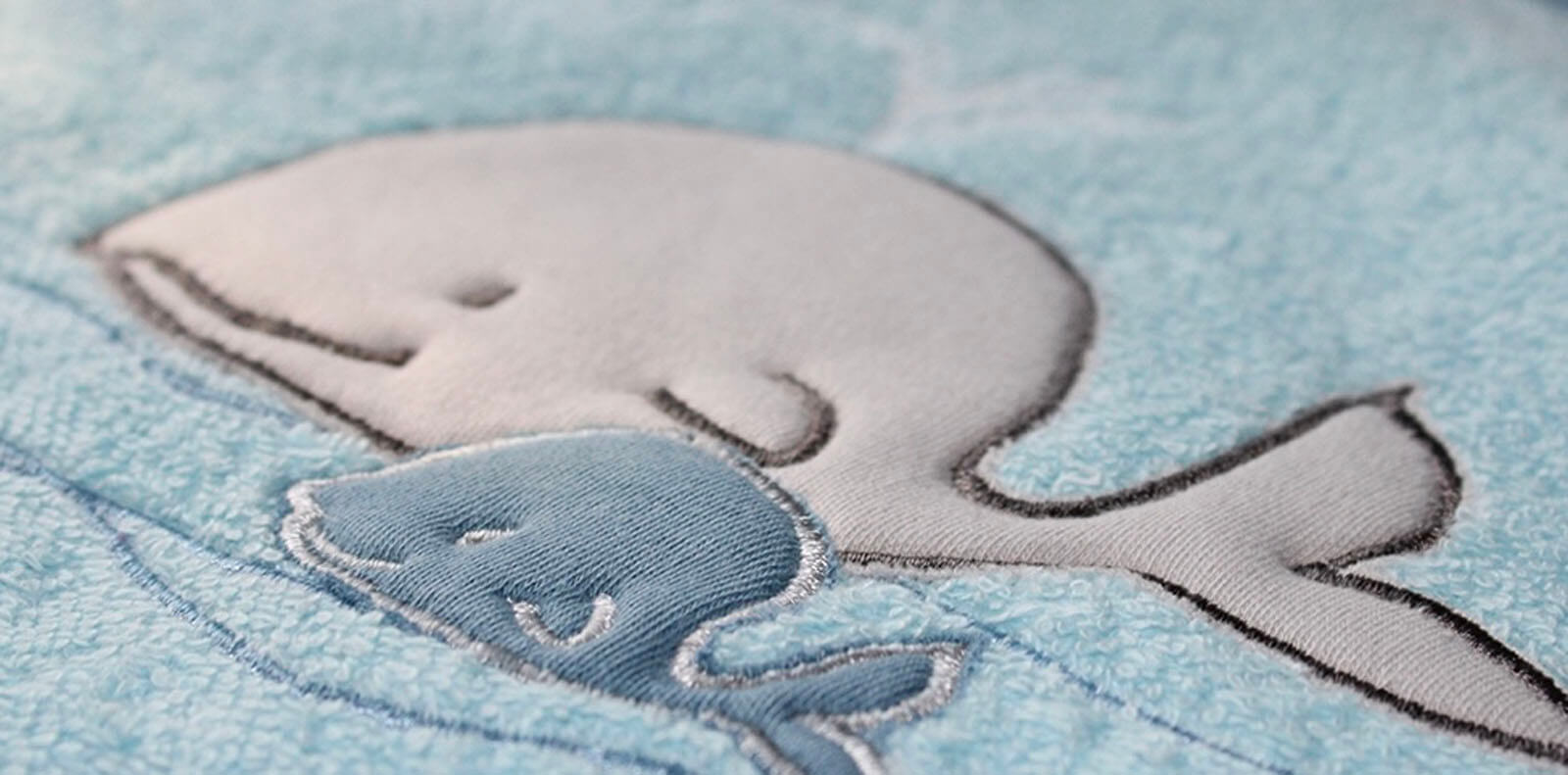 Babyhandtuch SET mit Waschhandschuh | Babyduschtuch mit Kapuze | BIO Baumwolle | Wal minze