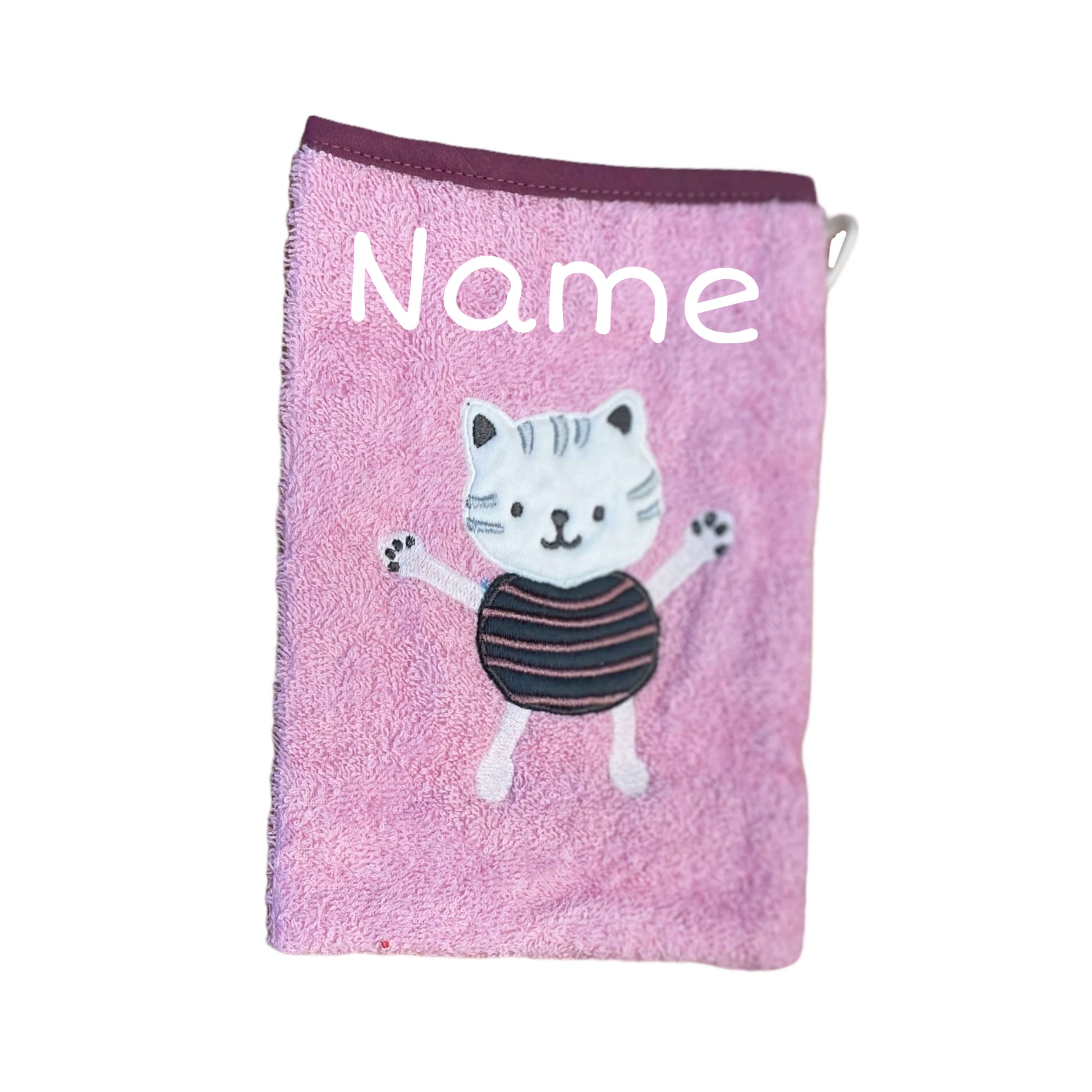namen bestickt auf babywaschhandtuch