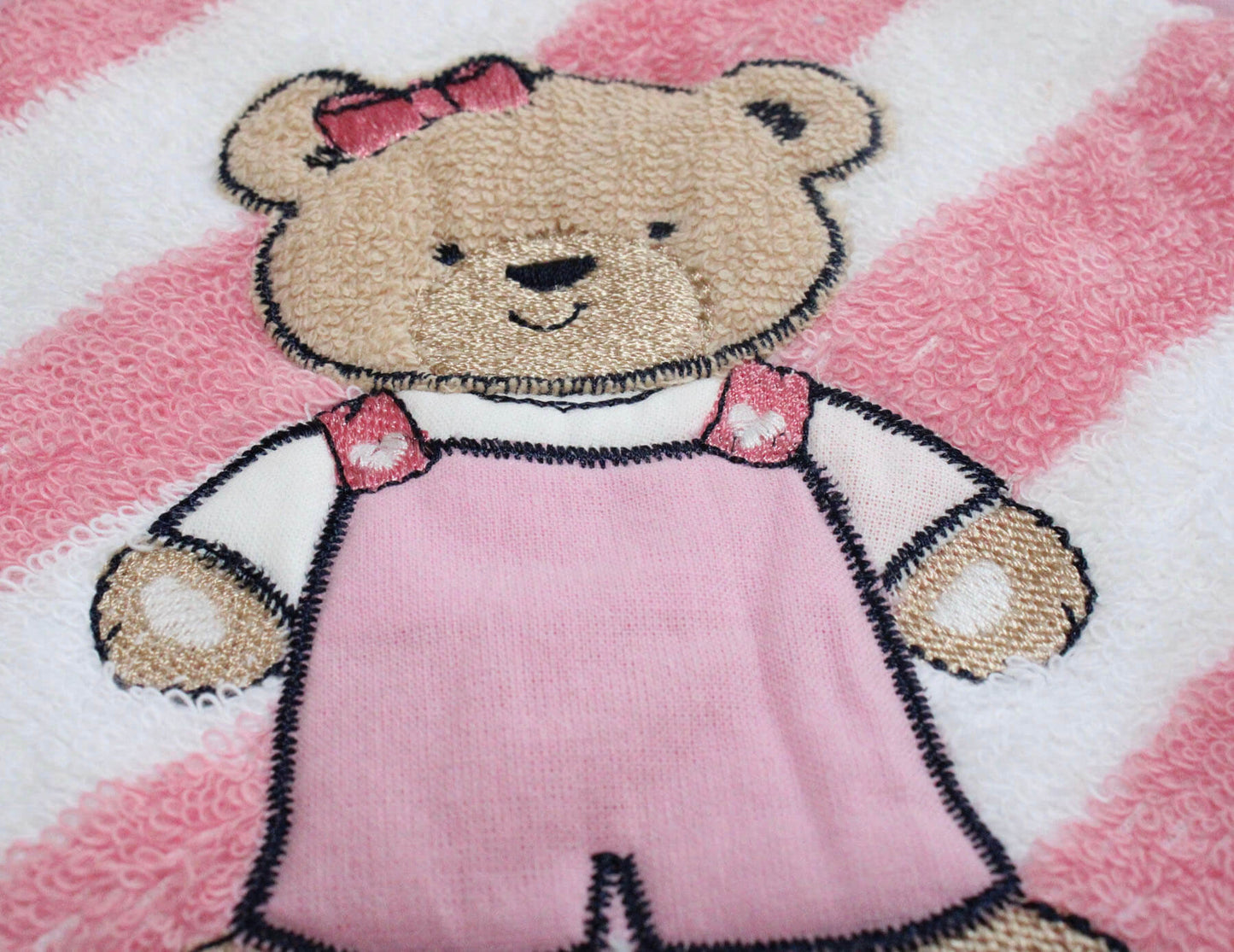 rosa teddy mit namen bestickt