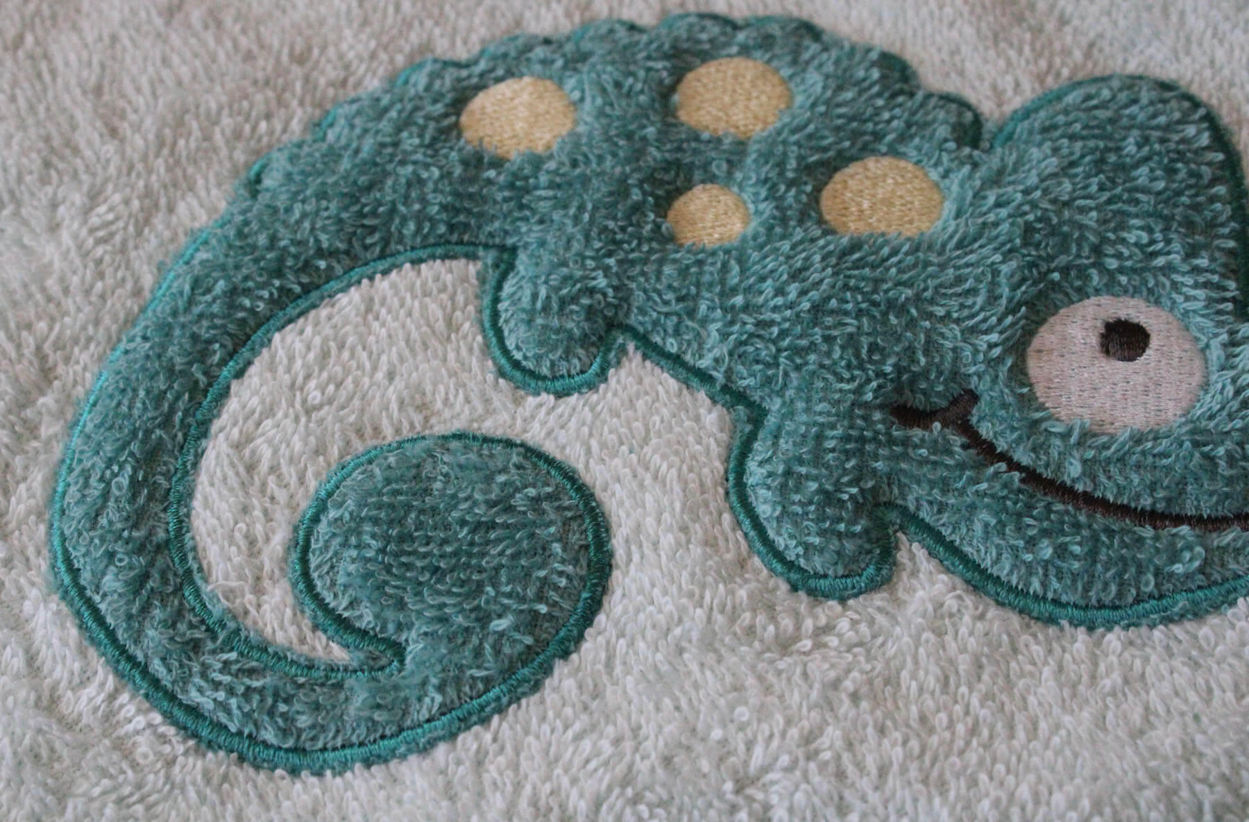 besticktes Babygeschenk